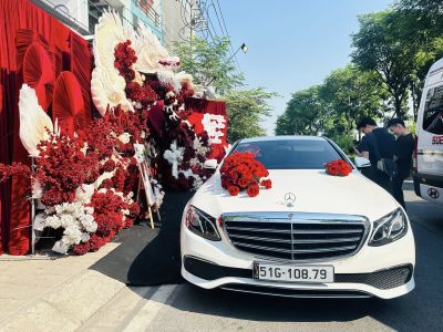 Xe Hoa Mercedes E200 FL Thần Tài 79