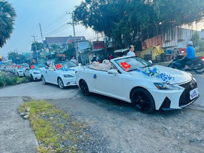 Xe Hoa Mui Trần Lexus Is250